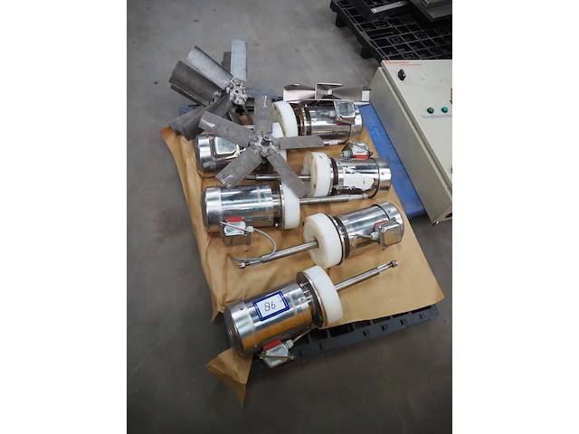 Sterling - afbeelding 1 van  5