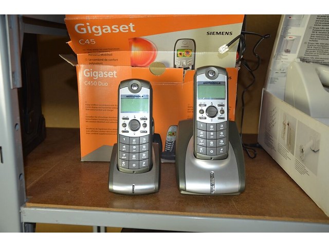 Steroketen itt bestaande uit platenspeler, versterker, tuner, cassettespeler, koffiemachine nespresso magimix, koffiemachine krups nespresso (niet compleet), kruimeldief black&decker met lader, mixer krups, draadloze telefoons siemens gigaset c450 - afbeelding 2 van  12