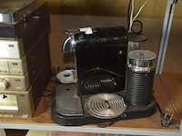 Steroketen itt bestaande uit platenspeler, versterker, tuner, cassettespeler, koffiemachine nespresso magimix, koffiemachine krups nespresso (niet compleet), kruimeldief black&decker met lader, mixer krups, draadloze telefoons siemens gigaset c450 - afbeelding 6 van  12