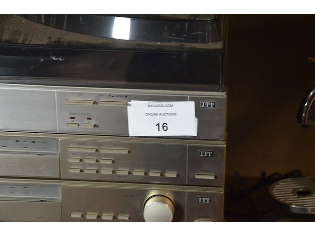 Steroketen itt bestaande uit platenspeler, versterker, tuner, cassettespeler, koffiemachine nespresso magimix, koffiemachine krups nespresso (niet compleet), kruimeldief black&decker met lader, mixer krups, draadloze telefoons siemens gigaset c450 - afbeelding 9 van  12