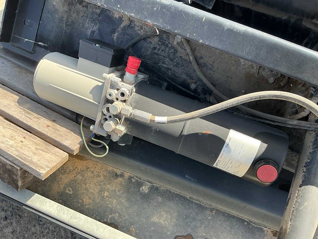 Stertil dock leveller sf 2530-40 b laaddok (2x) - afbeelding 3 van  14