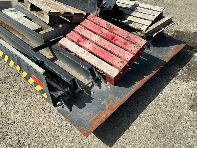 Stertil dock leveller sf 2530-40 b laaddok (2x) - afbeelding 10 van  14