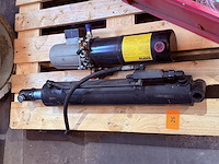 Stertil hydraulische pomp met cilinder