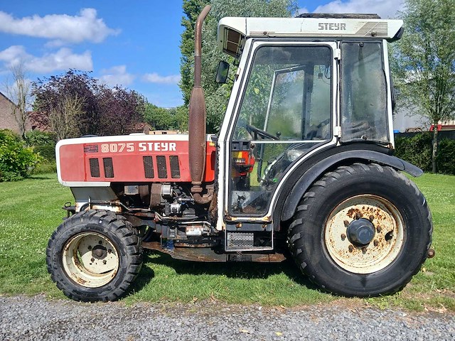 Steyr 8075 smalspoor tractor - afbeelding 4 van  7