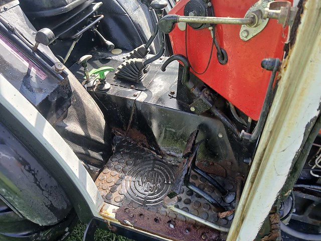 Steyr 8075 smalspoor tractor - afbeelding 5 van  16