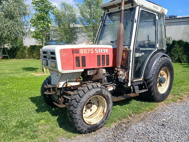 Steyr 8075 smalspoor tractor - afbeelding 1 van  16