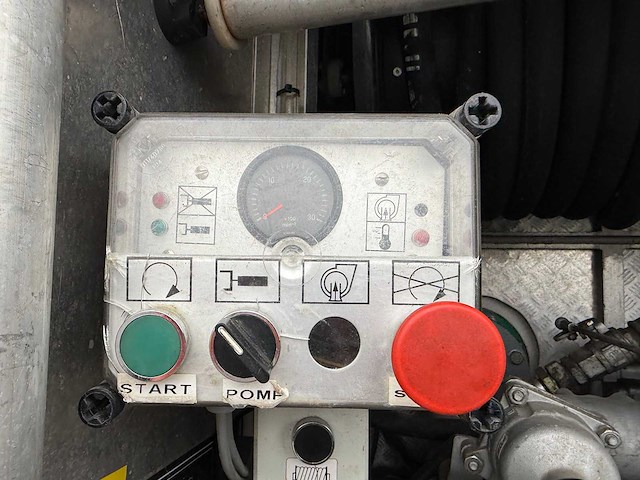 Steyr tankwagen - 1996 - brandweerwagen - afbeelding 11 van  49