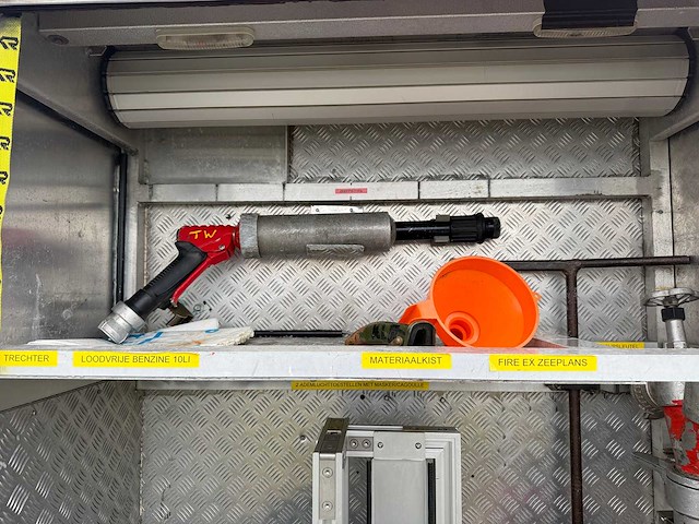 Steyr tankwagen - 1996 - brandweerwagen - afbeelding 10 van  38