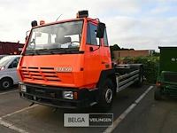 Steyr vrachtwagen met containersysteem