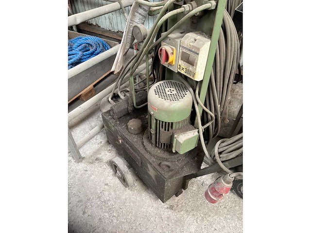 Stiftlasinverter en 2 mobiel hydraulisch heftoestel - afbeelding 5 van  7