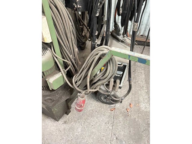 Stiftlasinverter en 2 mobiel hydraulisch heftoestel - afbeelding 6 van  7