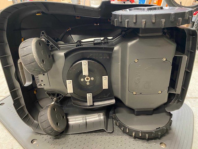 Stiga - a 1000 - robotmaaier - afbeelding 3 van  3