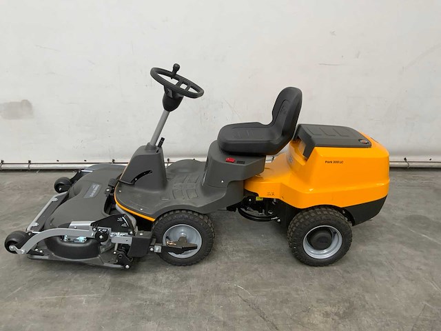 Stiga - park 300 lc - zitmaaier - afbeelding 6 van  13