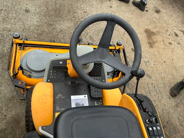 Stiga - park pro diesel - ride on lawn mower - afbeelding 2 van  12