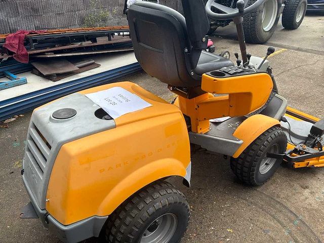Stiga - park pro diesel - ride on lawn mower - afbeelding 3 van  12