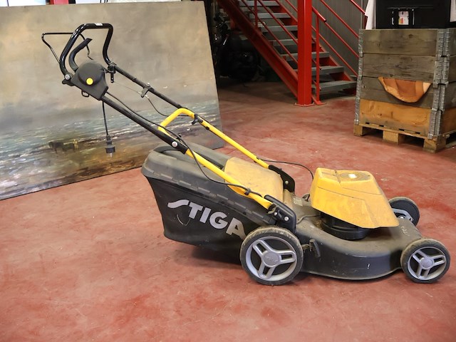 Stiga elektrische grasmachine - afbeelding 2 van  6