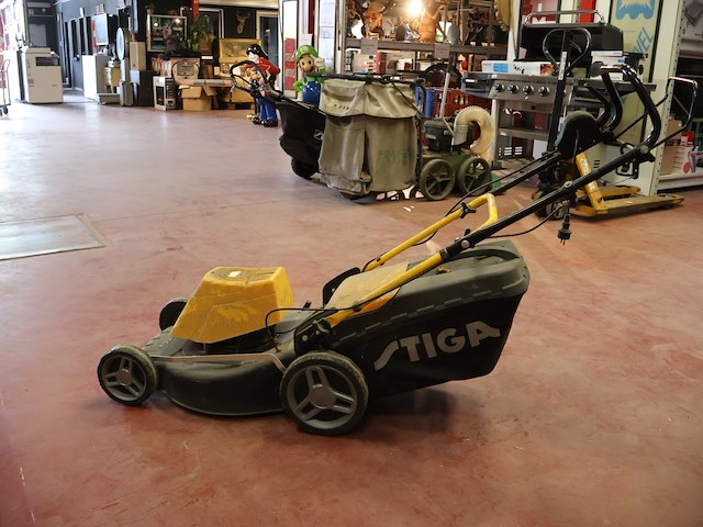 Stiga elektrische grasmachine - afbeelding 5 van  6