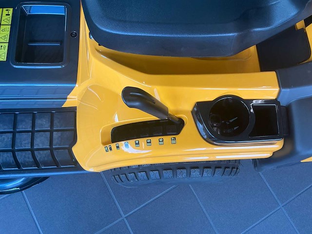 Stiga estate 384e electrische zitmaaier - afbeelding 10 van  16