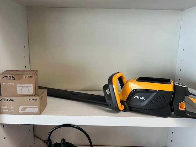 Stiga ht 500 li48 accu heggenschaar - afbeelding 1 van  4