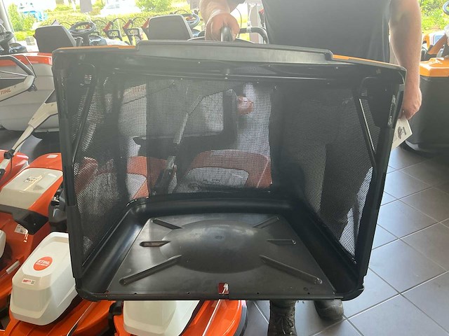 Stiga swift 372e electrische zitmaaier - afbeelding 3 van  13