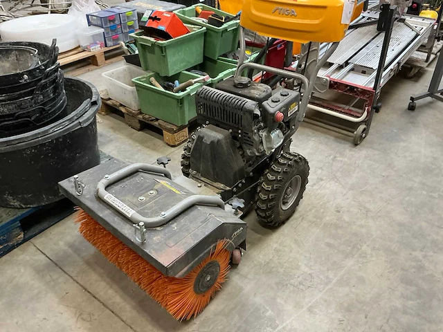 Stiga sws 600g benzine veegmachine - afbeelding 1 van  6