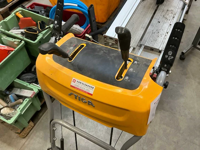 Stiga sws 600g benzine veegmachine - afbeelding 5 van  6
