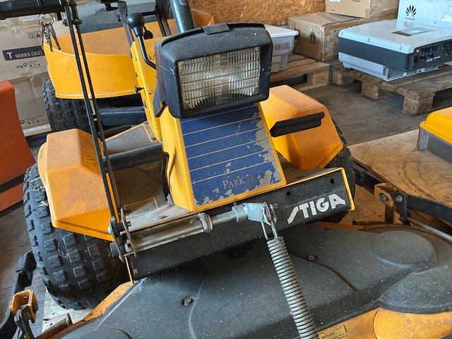 Stigma park 12 zitmaaier - benzine - afbeelding 8 van  11