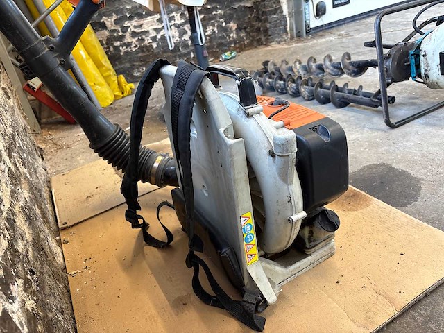 Stihl - 2001 - br420 - bladblazer - afbeelding 4 van  4