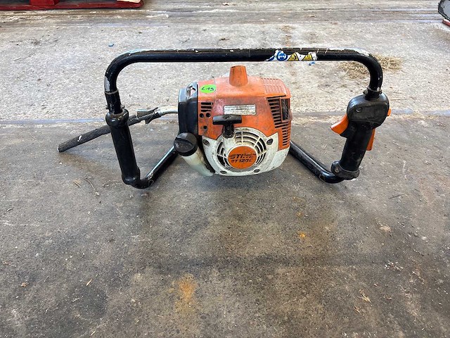 Stihl - bt120c zonder boor - grondboor - afbeelding 1 van  2
