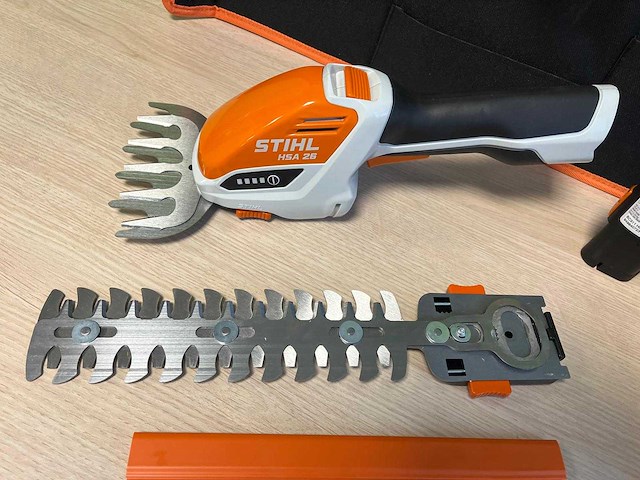 Stihl - hsa26 - accu gras- en buxusschaar met accu en lader - afbeelding 4 van  11