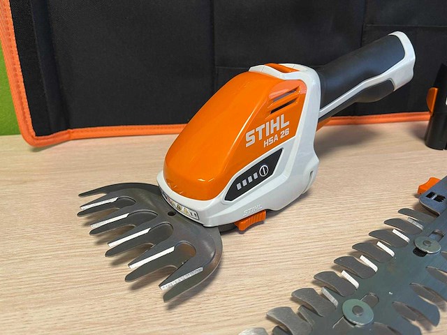 Stihl - hsa26 - accu gras- en buxusschaar met accu en lader - afbeelding 5 van  11