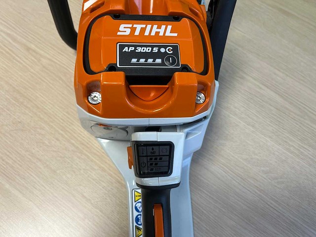 Stihl - msa300c - kettingzaag met ap300s accu en al101 acculader - afbeelding 7 van  21
