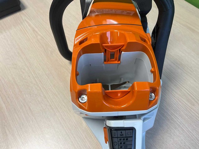 Stihl - msa300c - kettingzaag met ap300s accu en al101 acculader - afbeelding 11 van  21