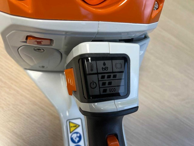 Stihl - msa300c - kettingzaag met ap300s accu en al101 acculader - afbeelding 2 van  8