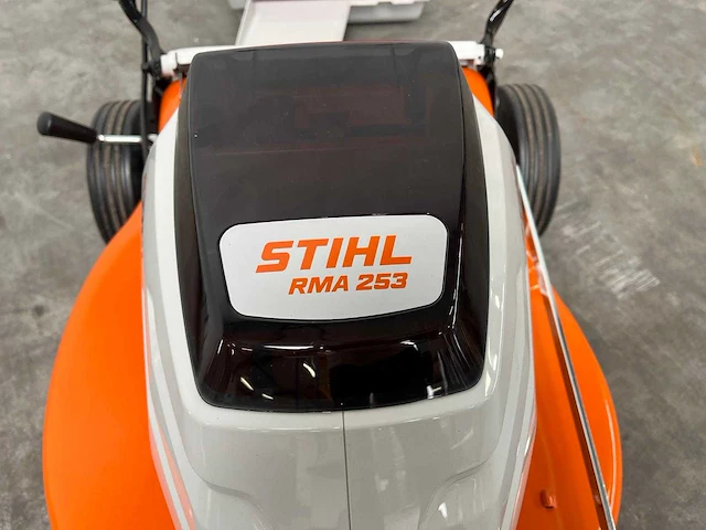 Stihl - rma253 - accu grasmaaier met ap200s accu en al101 lader - afbeelding 7 van  14