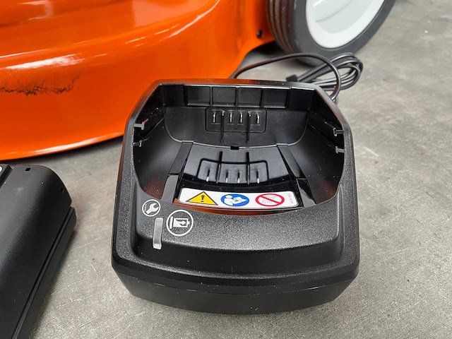 Stihl - rma253 - accu grasmaaier met ap300s accu en al101 lader - afbeelding 7 van  17
