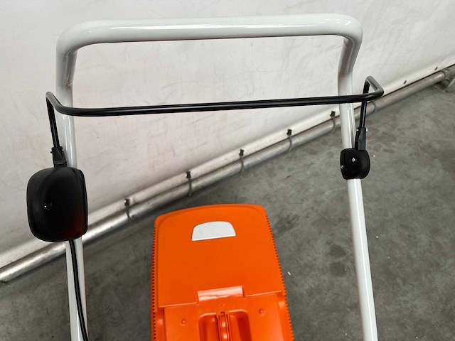 Stihl - rma253 - accu grasmaaier met ap300s accu en al101 lader - afbeelding 2 van  17