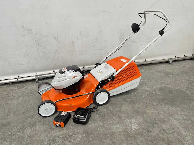 Stihl - rma253 - accu grasmaaier met ap300s accu en al101 lader - afbeelding 1 van  1