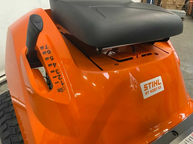 Stihl - rt 4097.1 sx - grasmaaier - zitmaair - afbeelding 18 van  18