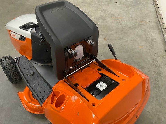 Stihl - rt 4097.1 sx - grasmaaier - zitmaair - afbeelding 14 van  18