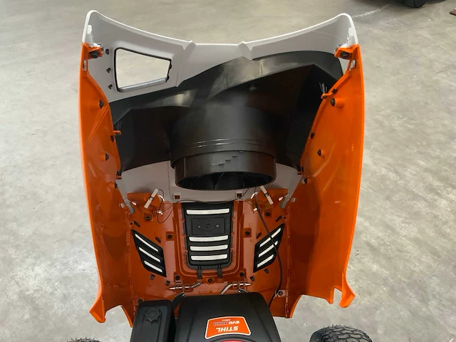 Stihl - rt 4097.1 sx - grasmaaier - zitmaair - afbeelding 11 van  19