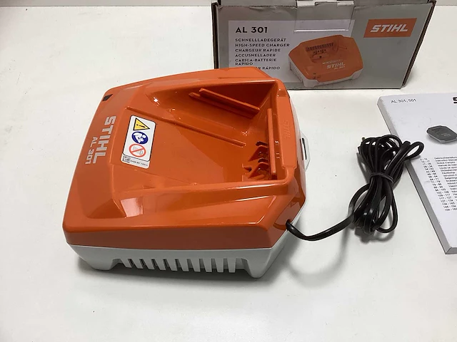Stihl al 301 accu snellader - afbeelding 1 van  1