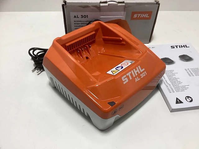 Stihl al 301 accu snellader - afbeelding 2 van  3