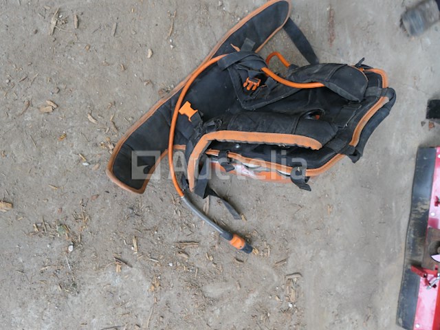 Stihl ar 2000 draagbare achterbeschermer batterij - afbeelding 2 van  8