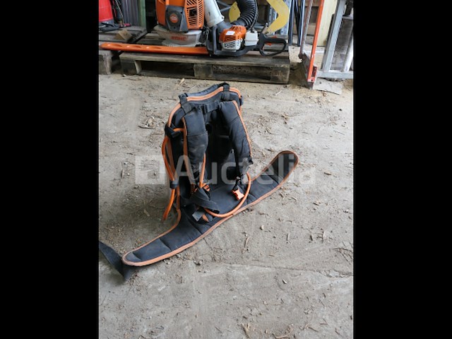 Stihl ar 2000 draagbare achterbeschermer batterij - afbeelding 8 van  8