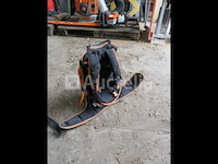 Stihl ar 2000 draagbare achterbeschermer batterij - afbeelding 8 van  8