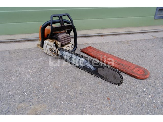 Stihl benzinekettingzaag onleesbaar model - afbeelding 2 van  5