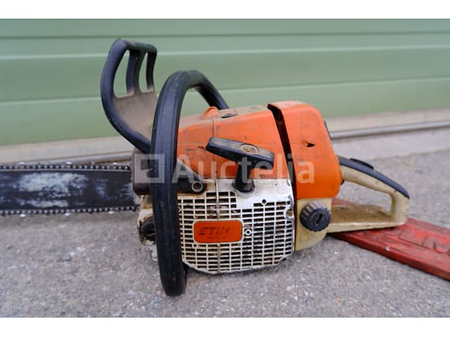 Stihl benzinekettingzaag onleesbaar model - afbeelding 4 van  5