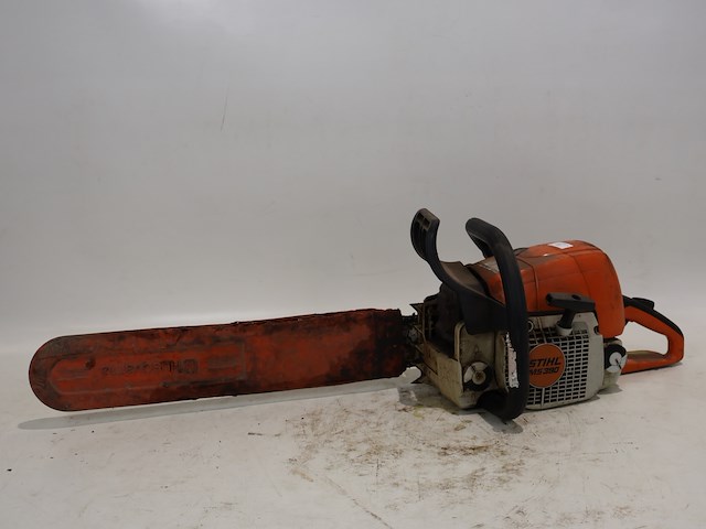 Stihl benzinekettingzaag - afbeelding 1 van  7