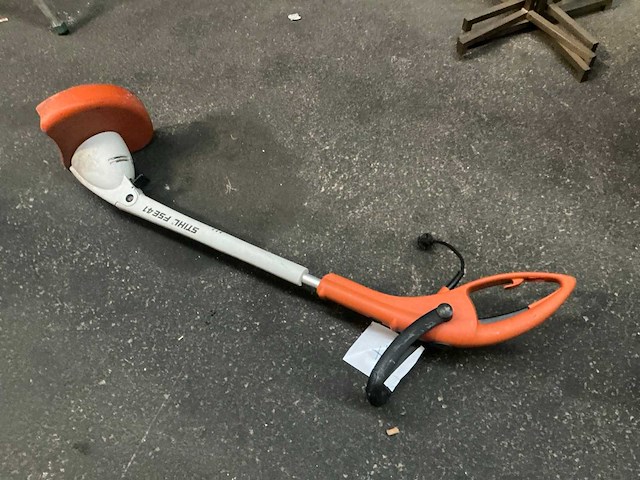 Stihl / black & decker kantenmaaier (2x) - afbeelding 1 van  4